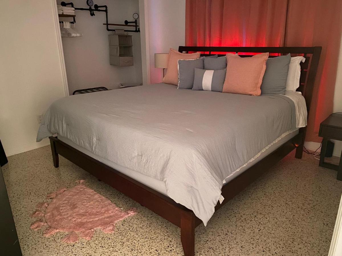Stayover In Miami Home 2Br - 1Bth - Free Parking Exterior photo