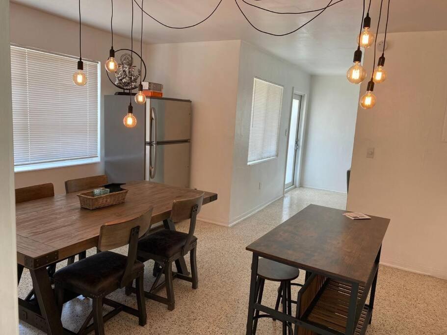Stayover In Miami Home 2Br - 1Bth - Free Parking Exterior photo